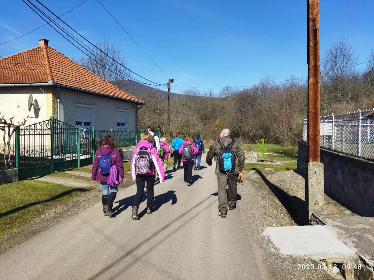 Vár-Liget Vendégház Kisnána Kültér fotó