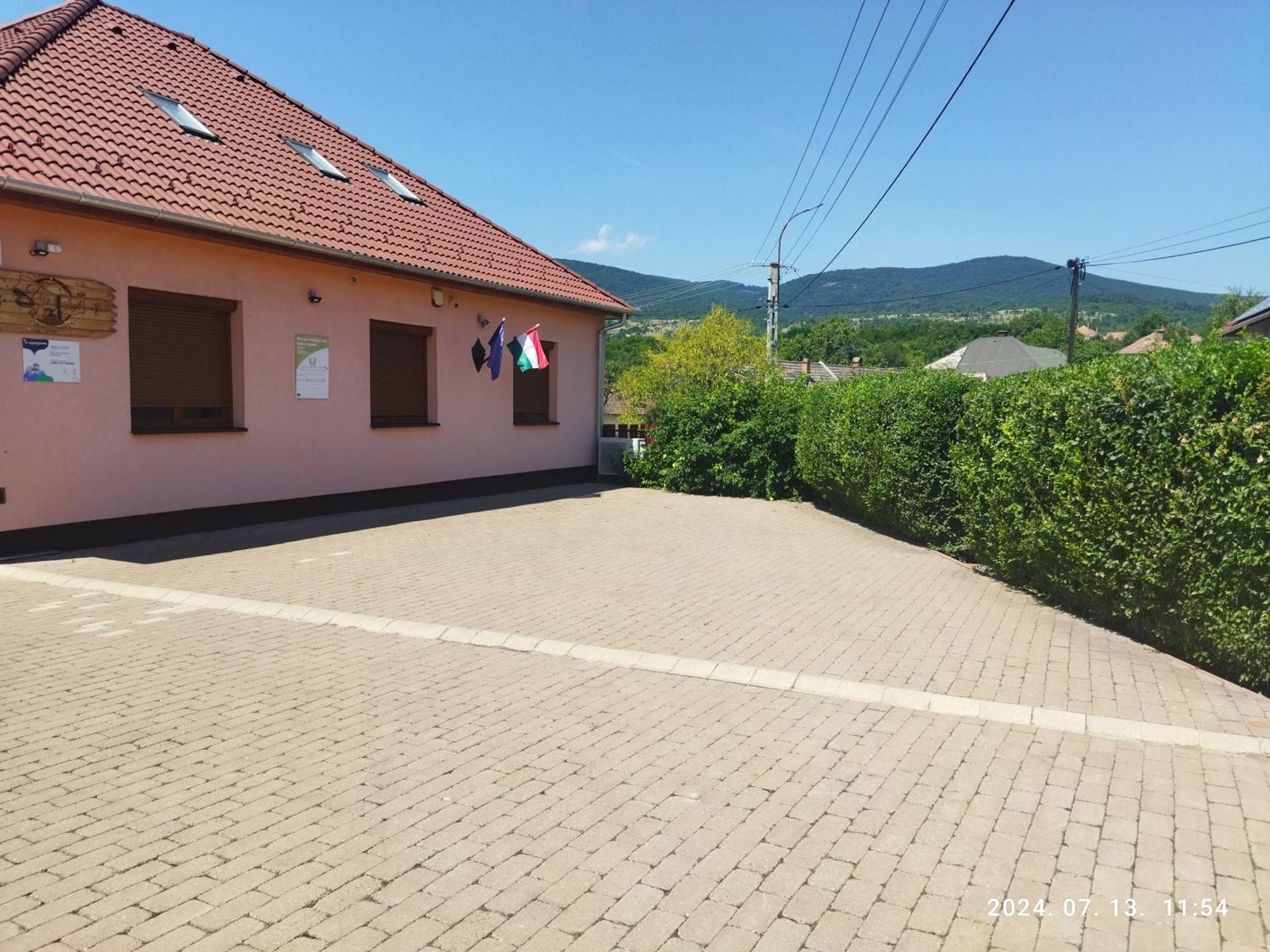 Vár-Liget Vendégház Kisnána Kültér fotó