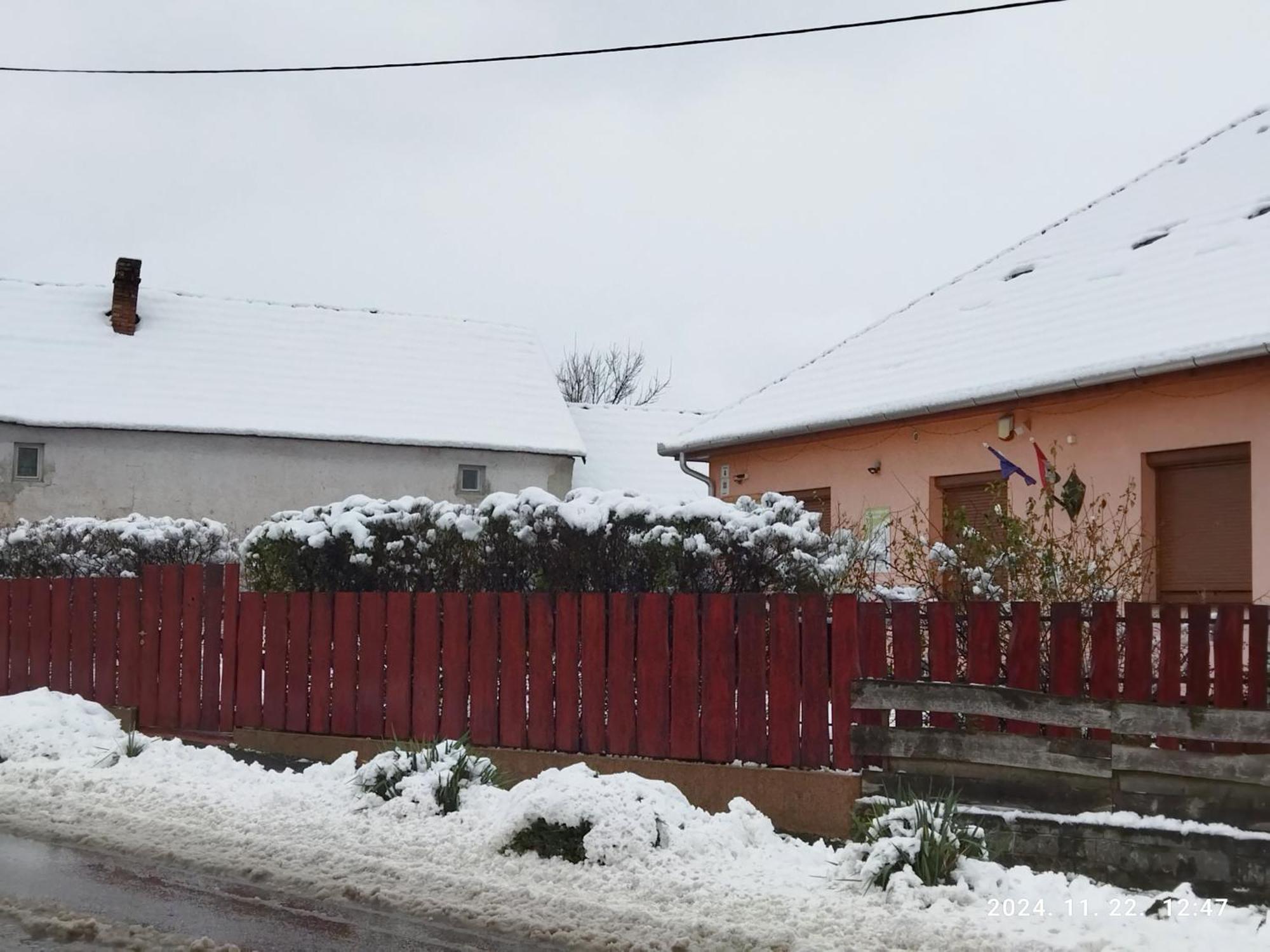 Vár-Liget Vendégház Kisnána Kültér fotó
